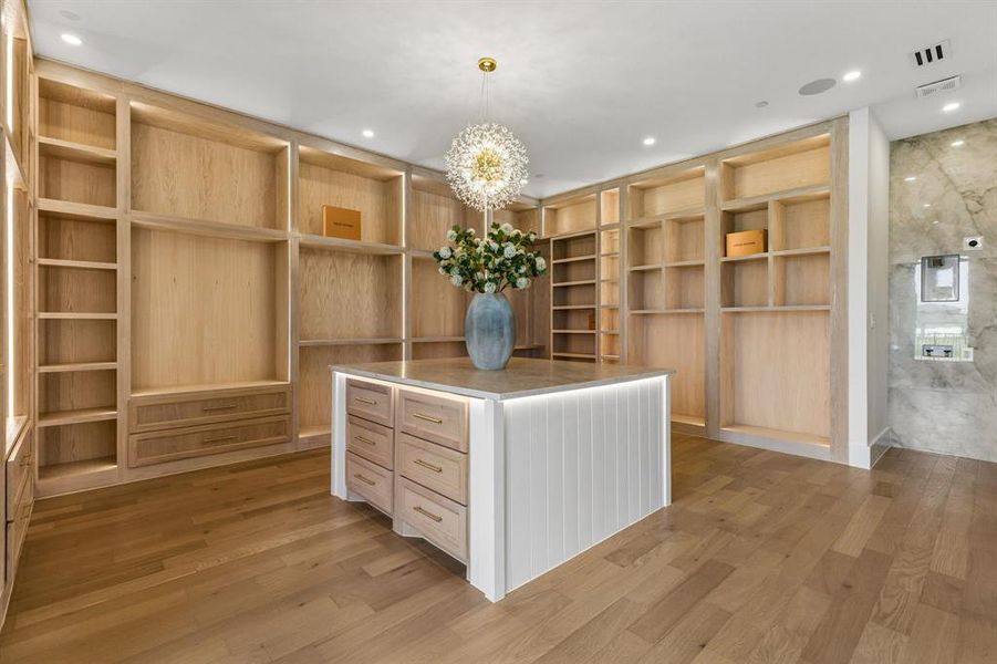 Furnished interior view inside a new home in , Bartonville (Image 14).