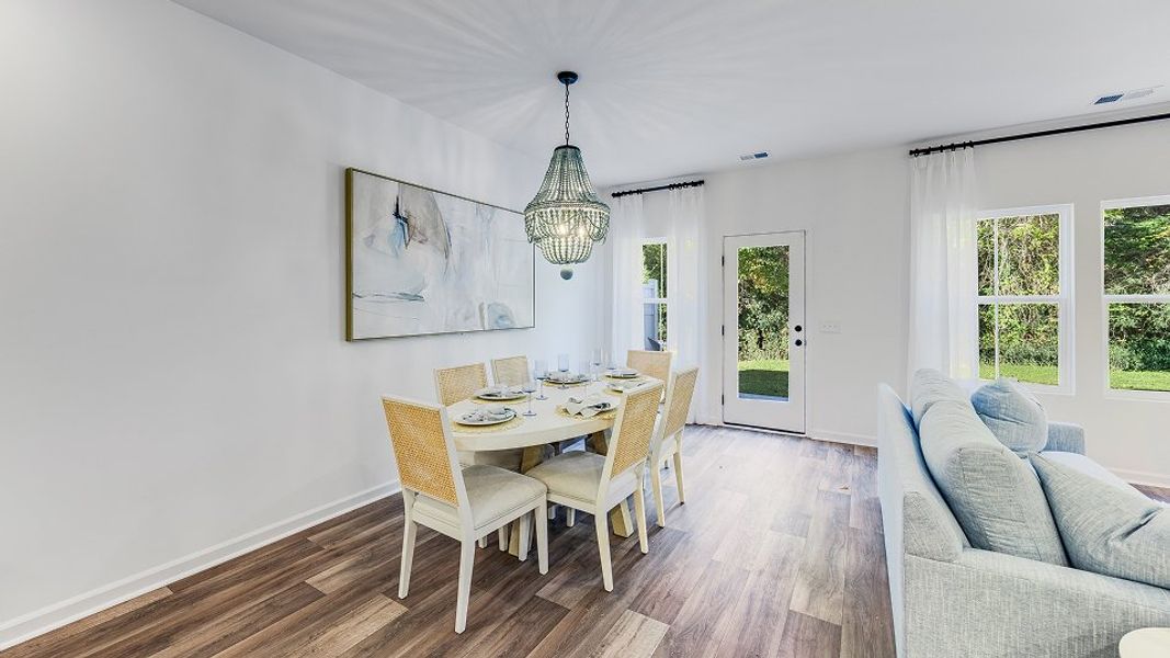 1910 Finn Dining 1of2 F1