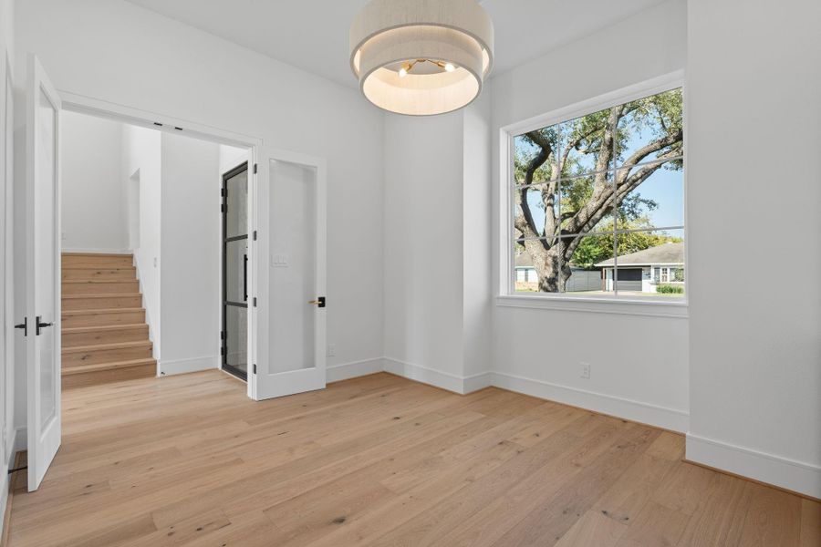 Spacious, unfurnished interior of a new home in , Houston (Image 25).