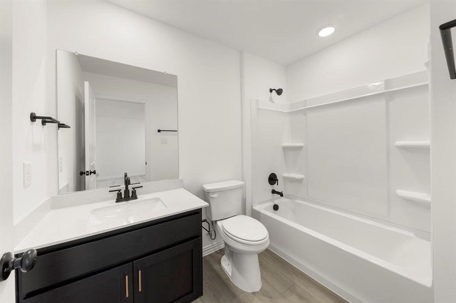 21_22. 773 Waterhouse - 3RD Bath