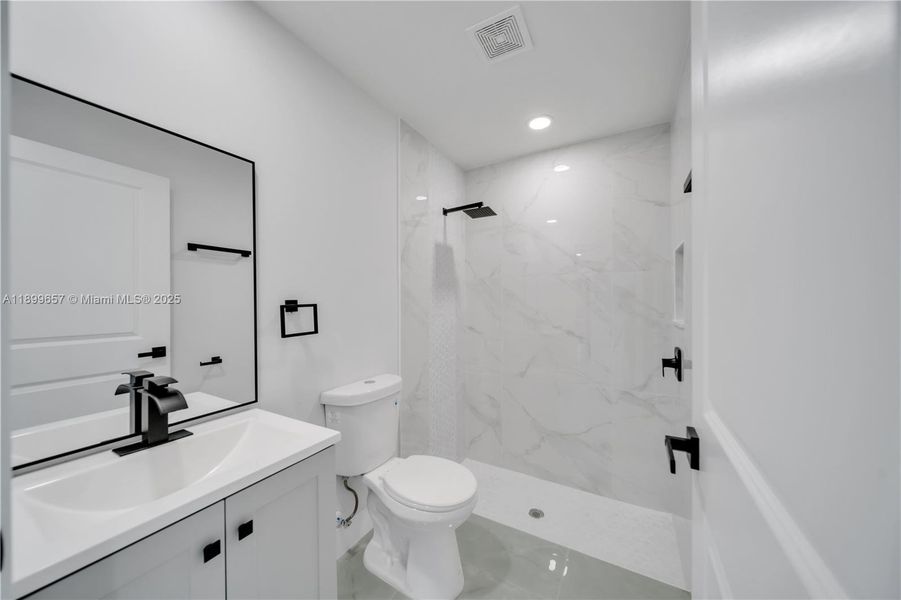 Furnished interior view inside a new home in , Lehigh Acres (Image 3).