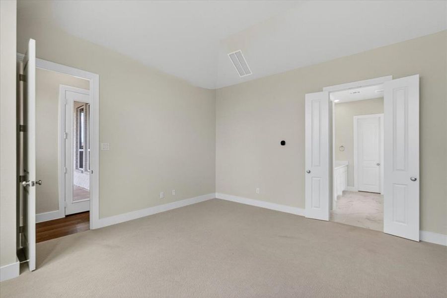 Spacious, unfurnished interior of a new home in Cambridge Crossing, Celina (Image 15).