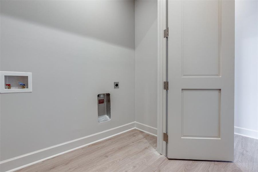 Spacious, unfurnished interior of a new home in , Dallas (Image 16).