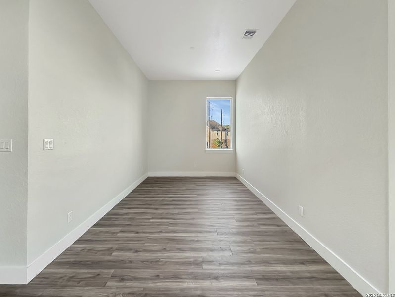 Spacious, unfurnished interior of a new home in , San Antonio (Image 12).
