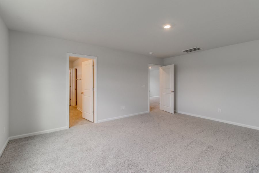 Spacious, unfurnished interior of a new home in Bluefield, Lexington (Image 30). Spacious, unfurnished interior of a new home in Bluefield, Lexington (Image 30).