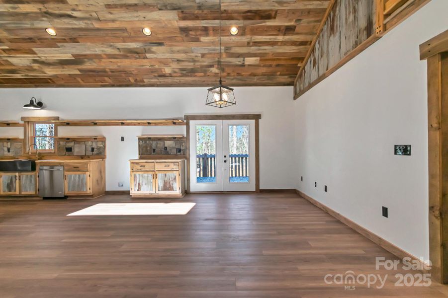 Spacious, unfurnished interior of a new home in , Laurel Springs (Image 28).