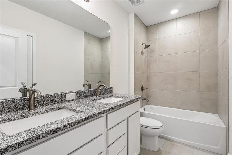 Furnished interior view inside a new home in Liberty Trace, Haines City (Image 10).
