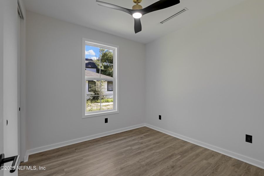 Spacious, unfurnished interior of a new home in , Jacksonville (Image 22).