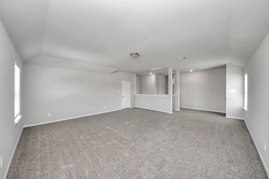 Spacious, unfurnished interior of a new home in Montgomery Ridge: Landmark Collection, Montgomery (Image 19).