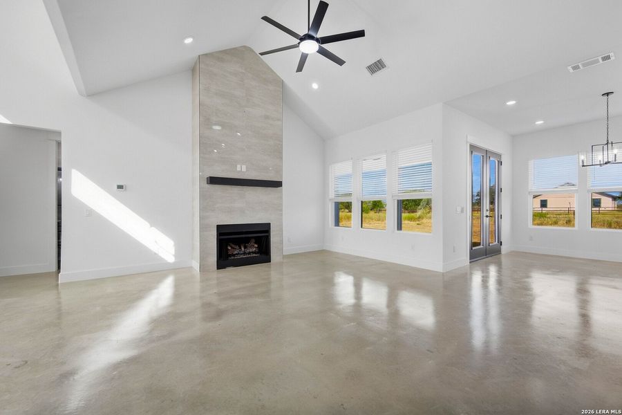 Spacious, unfurnished interior of a new home in , Stockdale (Image 18).