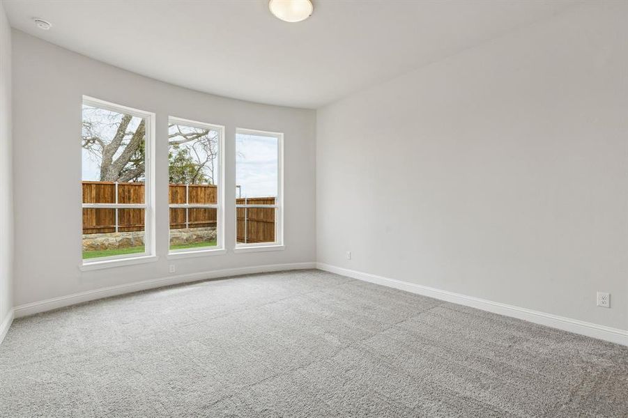 Spacious, unfurnished interior of a new home in Venetian, Weston (Image 16).