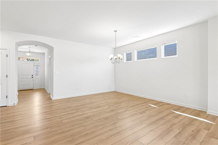 Spacious, unfurnished interior of a new home in Poplar Place, Dallas (Image 28).