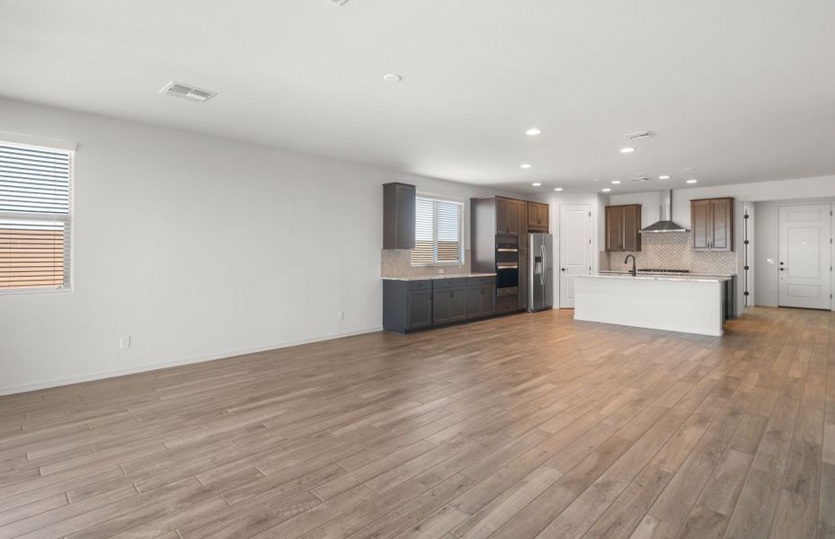 Spacious, unfurnished interior of a new home in Soleo, San Tan Valley (Image 21). Spacious, unfurnished interior of a new home in Soleo, San Tan Valley (Image 21).