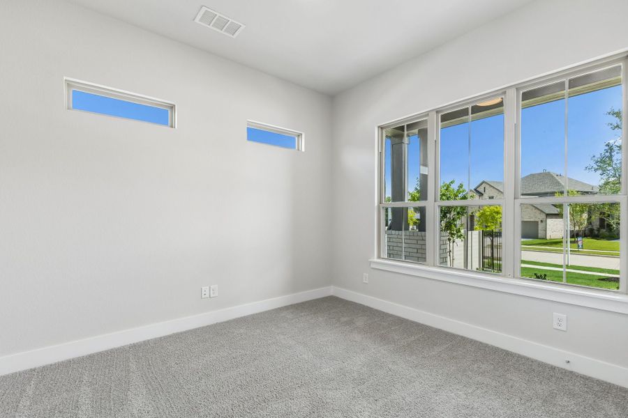 Spacious, unfurnished interior of a new home in Painted Tree Lakeside, McKinney (Image 25).