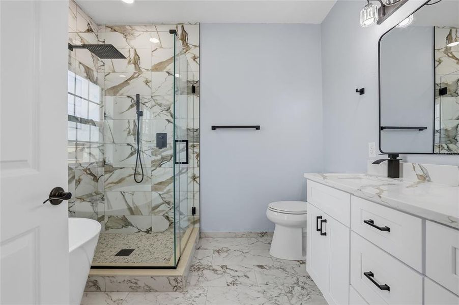 Furnished interior view inside a new home in , Tarpon Springs (Image 19).