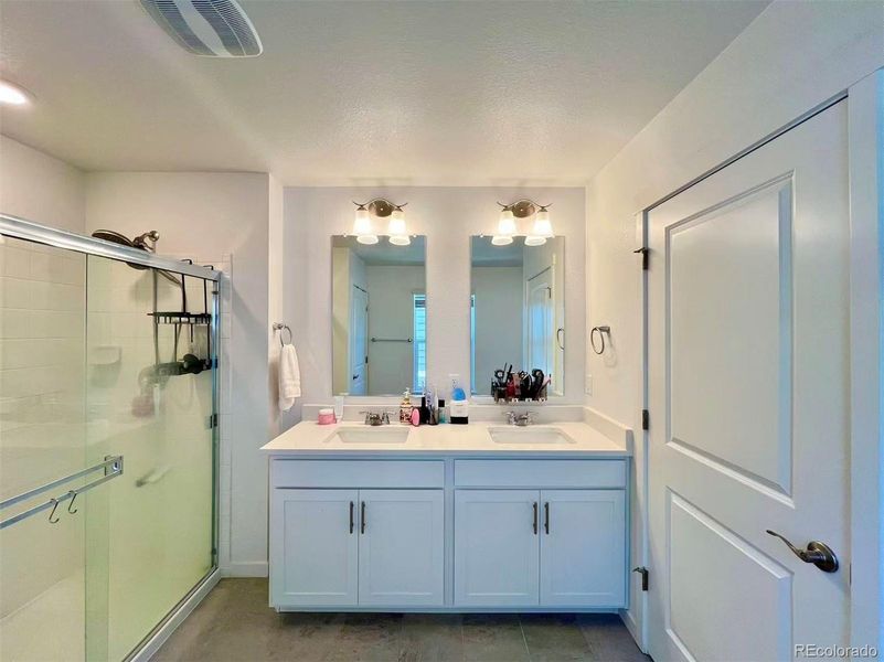 Furnished interior view inside a new home in Looking Glass, Parker (Image 6).
