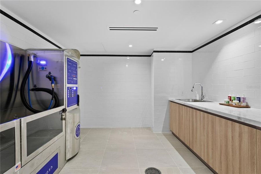 Furnished interior view inside a new home in , Tampa (Image 49).