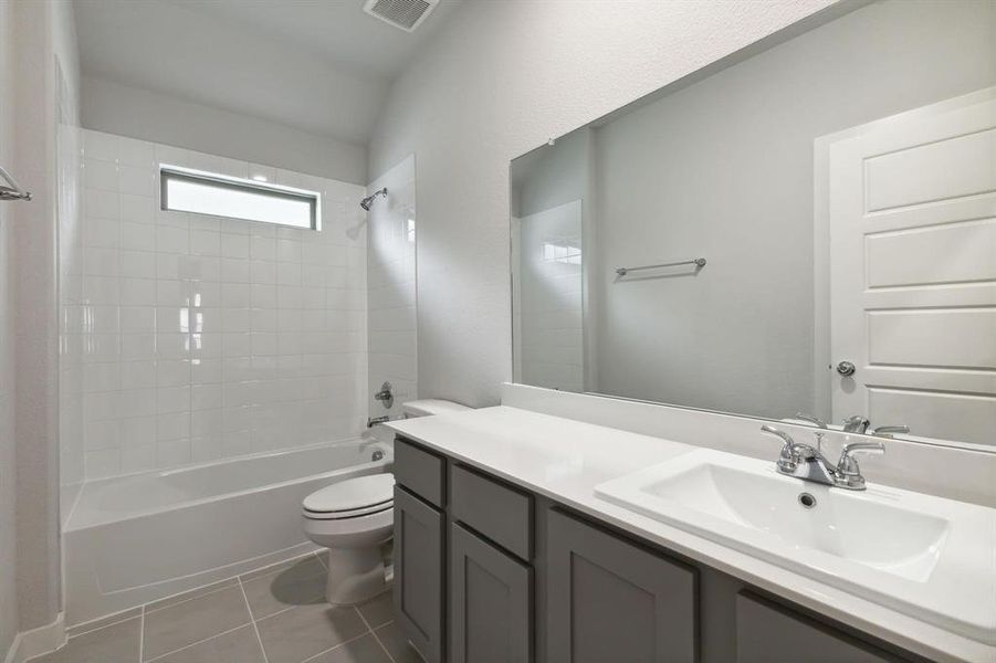 Furnished interior view inside a new home in Southridge, McKinney (Image 5).