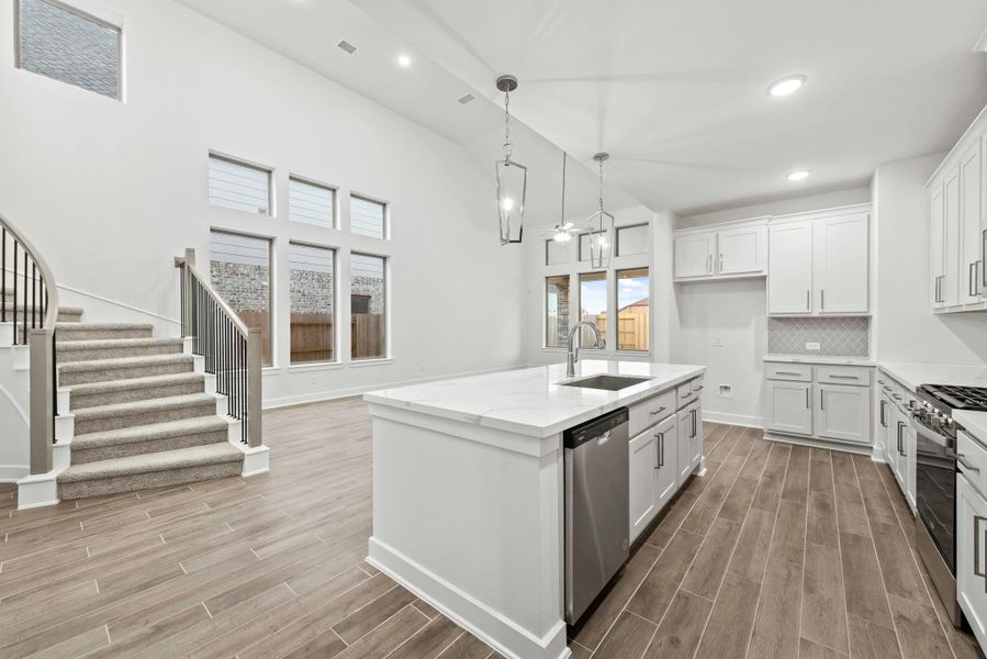 Representative image. Features, specifications, selections and colors may vary. Representative image. Features, specifications, selections and colors may vary.