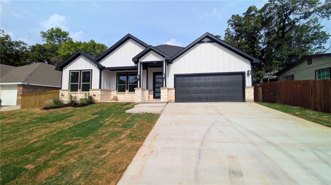 Front exterior of a new home in , Fort Worth, TX, highlighting curb appeal (Image 2). Front exterior of a new home in , Fort Worth, TX, highlighting curb appeal (Image 2).