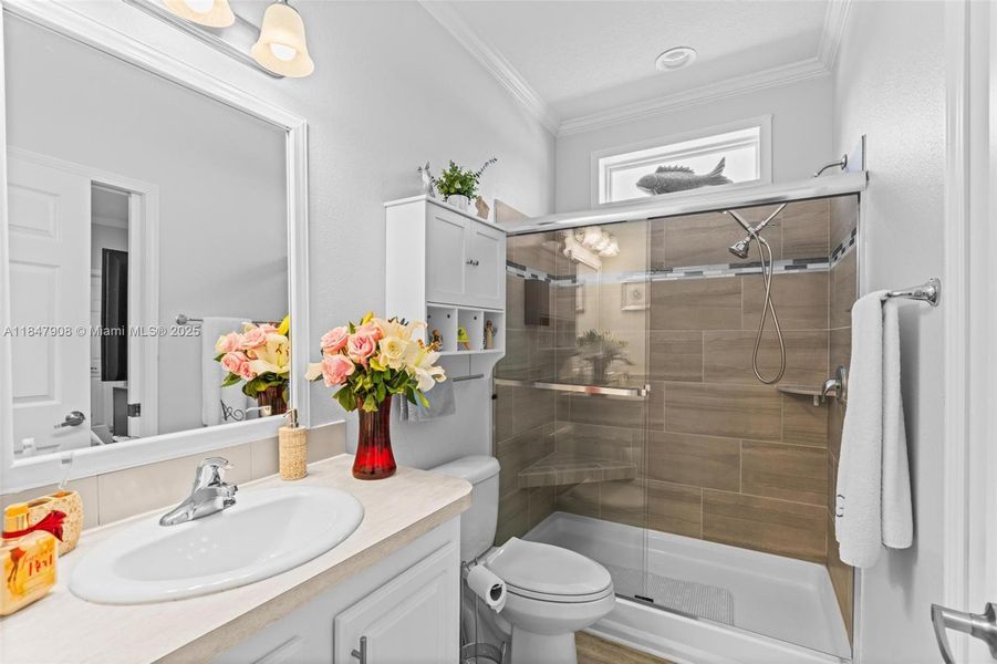 2nd bathroom en-suite