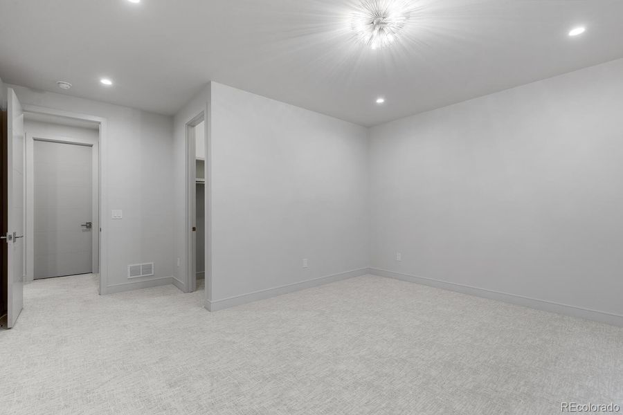 Spacious, unfurnished interior of a new home in , Denver (Image 18).