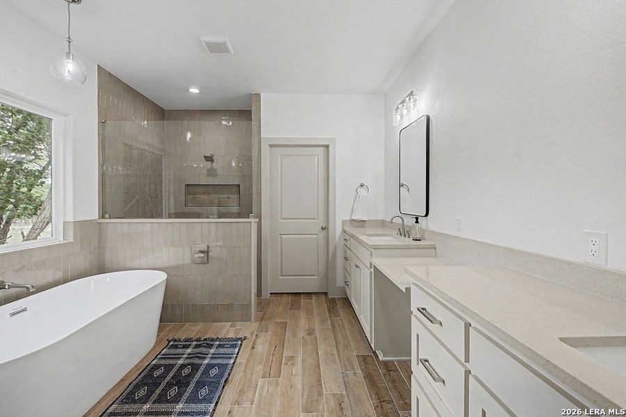 Furnished interior view inside a new home in , Wimberley (Image 13).