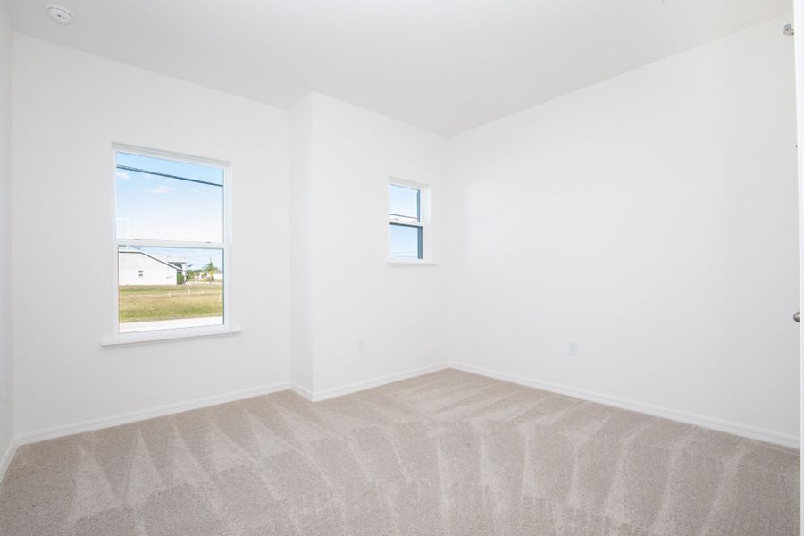 Spacious, unfurnished interior of a new home in Cape Coral, Cape Coral (Image 16).