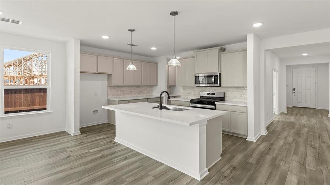 11. 9045 Palafox - Kitchen (2) 11. 9045 Palafox - Kitchen (2)