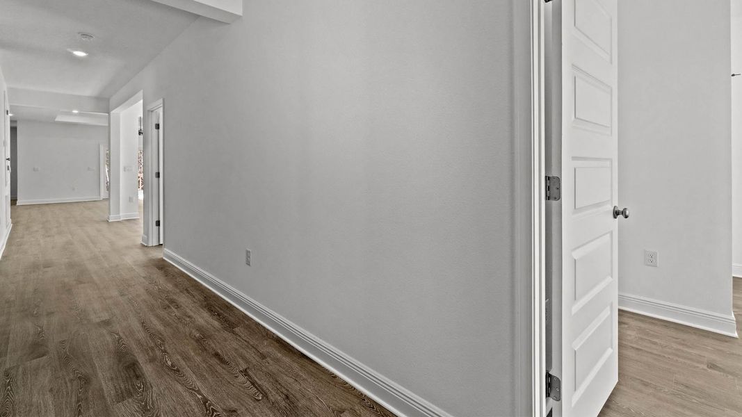 Spacious, unfurnished interior of a new home in Owl's Head Farms, Freeport (Image 12).