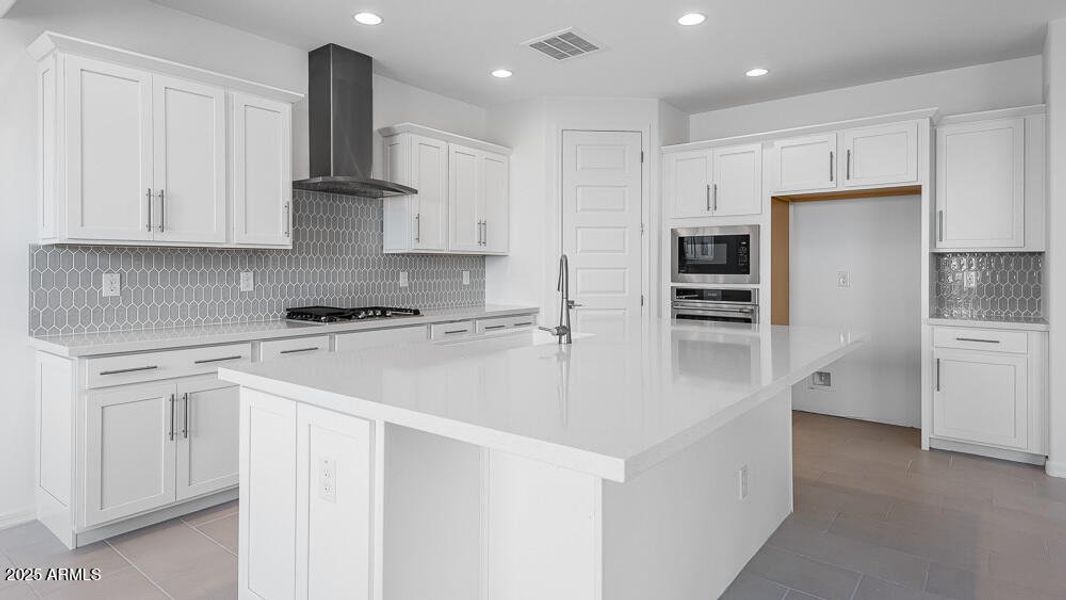 hj-az-phoenix-lucero-discovery-sienna-lo