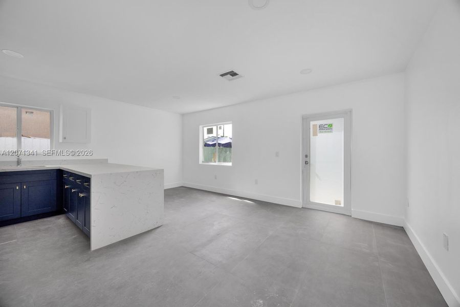 Spacious, unfurnished interior of a new home in , Miami (Image 12).