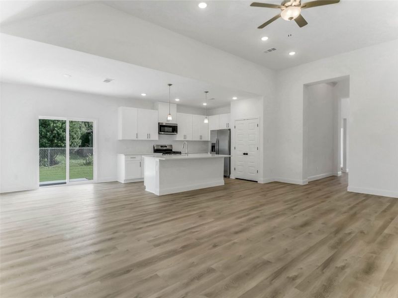 Spacious, unfurnished interior of a new home in , Angleton (Image 18). Spacious, unfurnished interior of a new home in , Angleton (Image 18).