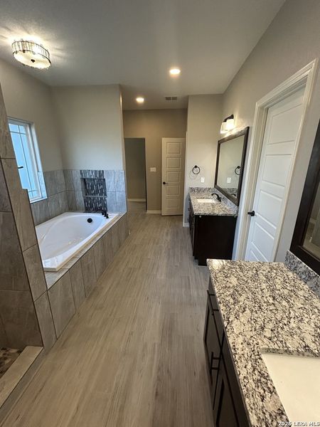 Furnished interior view inside a new home in , La Vernia (Image 4).