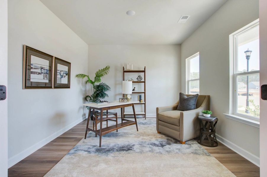 Representative furnished interior of a home built from the Harrison by Ashton Woods in Tea Farm: Presidents Series, Ravenel (Image 20).