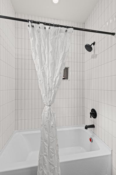 Close-up of interior finishes inside a home in , North Charleston (Image 19).