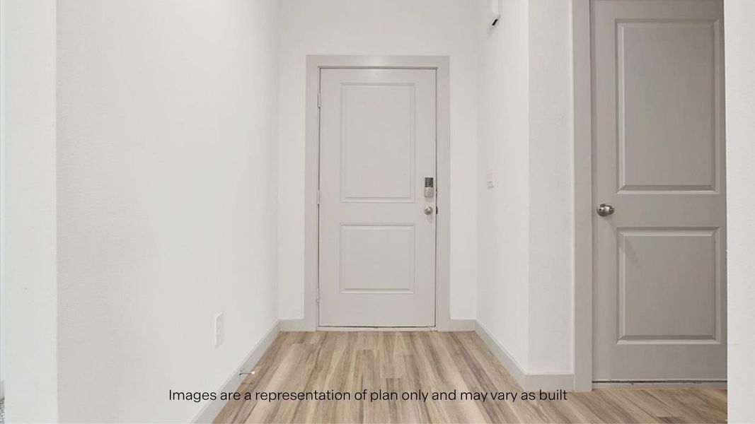 Spacious, unfurnished interior of a new home in Terra Vista, Lubbock (Image 7).