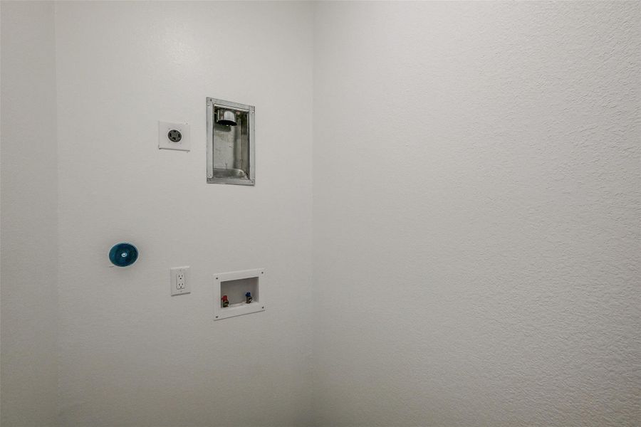 Spacious, unfurnished interior of a new home in , Houston (Image 44).