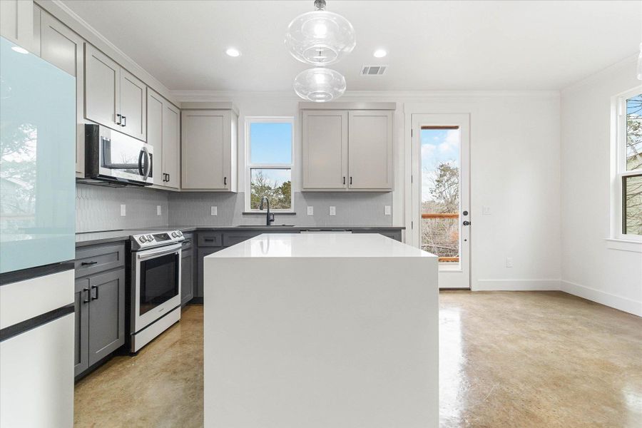 Furnished interior view inside a new home in , Wimberley (Image 3).
