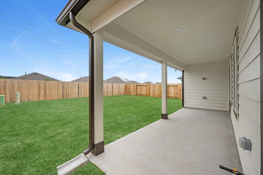Exterior details and patio area of a home in Grand Mason Crossing, Katy (Image 4). Exterior details and patio area of a home in Grand Mason Crossing, Katy (Image 4).