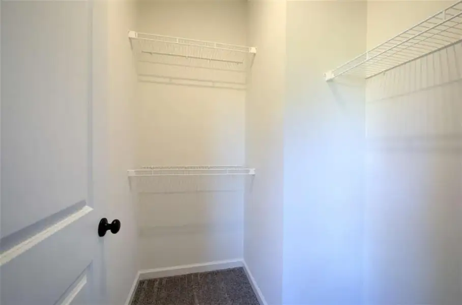 Spacious, unfurnished interior of a new home in , Dallas (Image 11).