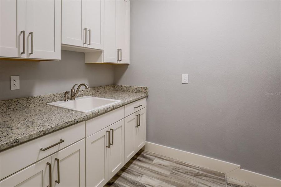Furnished interior view inside a new home in , Dunnellon (Image 8).