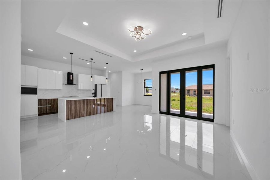 Spacious, unfurnished interior of a new home in , Lehigh Acres (Image 14).