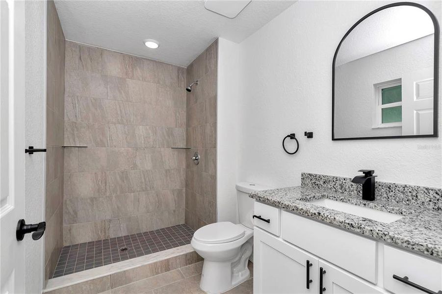 Furnished interior view inside a new home in , Dunnellon (Image 10).