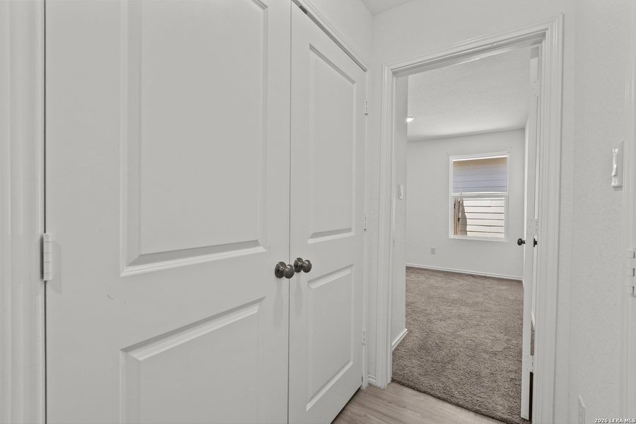 Spacious, unfurnished interior of a new home in Hidden Trails, Bulverde (Image 23).