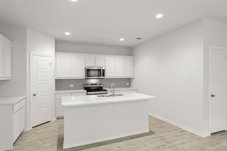 Representative exterior photo of a completed home built from the Hickory by Impression Homes in Creekside Ranch, Blue Ridge, TX (Image 5).