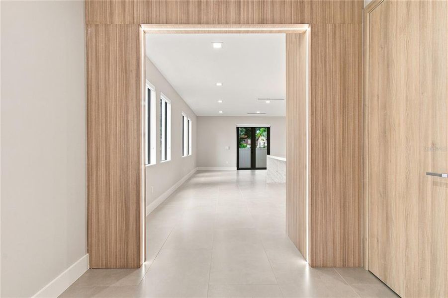 Spacious, unfurnished interior of a new home in , Tampa (Image 30).