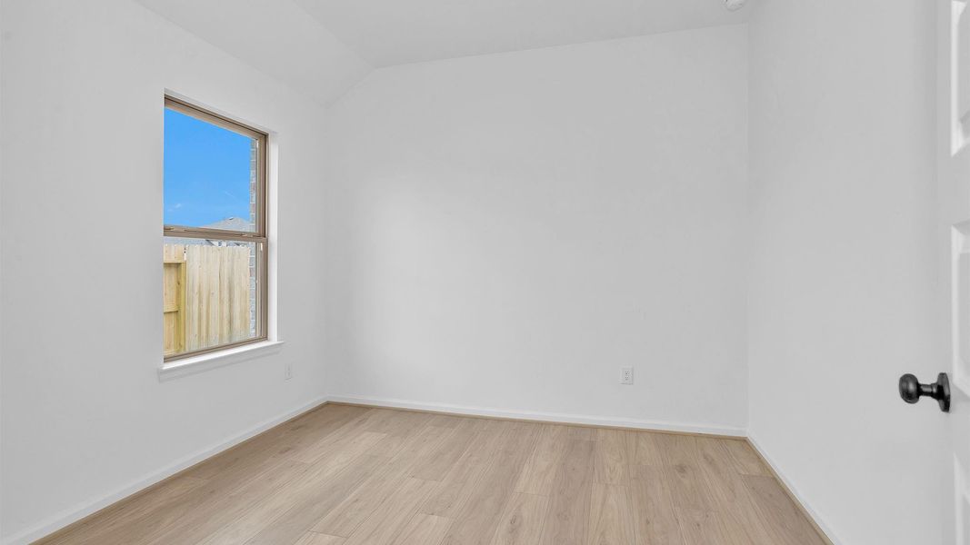 Spacious, unfurnished interior of a new home in Brookewater 40', Rosenberg (Image 10).