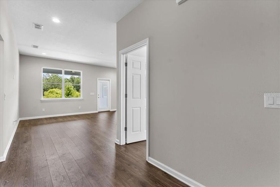 Spacious, unfurnished interior of a new home in , Mulberry (Image 23).