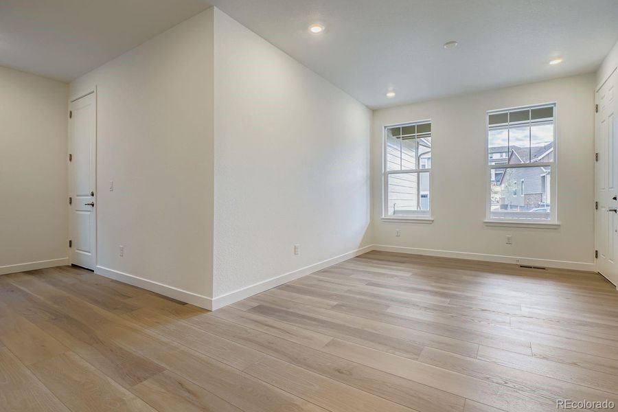 Spacious, unfurnished interior of a new home in Macanta: The Grand Collection, Castle Rock (Image 12).